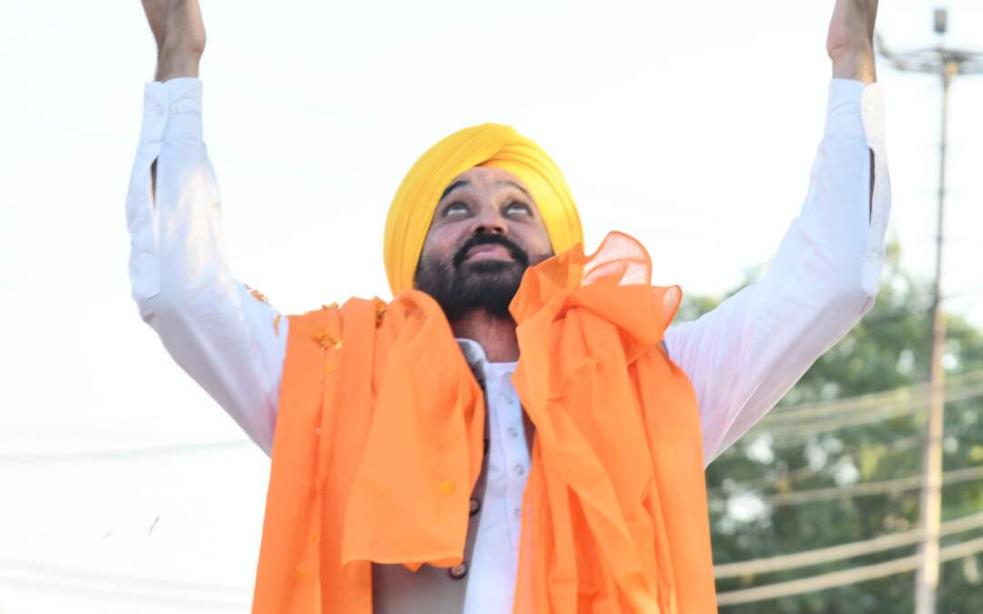 ਮੁੱਖ ਮੰਤਰੀ ਭਗਵੰਤ ਮਾਨ ਨੇ ਨਵਾਂਸ਼ਹਿਰ ਵਿੱਚ ਮਲਵਿੰਦਰ ਕੰਗ ਲਈ ਕੀਤਾ ਚੋਣ ਪ੍ਰਚਾਰ, ਲੋਕਾਂ ਨੂੰ ਤਾਨਾਸ਼ਾਹੀ ਖ਼ਿਲਾਫ਼ ਵੋਟ ਪਾਉਣ ਦੀ ਕੀਤੀ ਅਪੀਲ