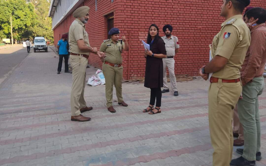 ਯੂਟੀ ਚੰਡੀਗੜ ਵਿਖੇ ਆਉਣ ਵਾਲੀਆਂ ਲੋਕ ਸਭਾ ਚੋਣਾਂ ਦੇ ਮੱਦੇਨਜ਼ਰ, ਸ਼੍ਰੀਮਤੀ ਮਲਿਕਾ ਗਰਗ, ਆਈ.ਪੀ.ਐਸ., ਚੋਣਾਂ ਲਈ ਪੁਲਿਸ ਅਬਜ਼ਰਵਰ ਨੇ ਨਿਰੀਖਣ