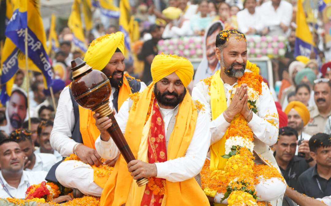 ਮੁੱਖ ਮੰਤਰੀ ਭਗਵੰਤ ਮਾਨ ਨੇ ਕਰਤਾਰਪੁਰ ‘ਚ ਜਲੰਧਰ ਤੋਂ ਉਮੀਦਵਾਰ ਪਵਨ ਕੁਮਾਰ ਟੀਨੂੰ ਲਈ ਕੀਤਾ ਚੋਣ ਪ੍ਰਚਾਰ, ਕਿਹਾ- 1 ਜੂਨ ਨੂੰ ‘ਝਾੜੂ’ ਨਾਲ ਕਰ ਦਿਓ ਸਫ਼ਾਈ