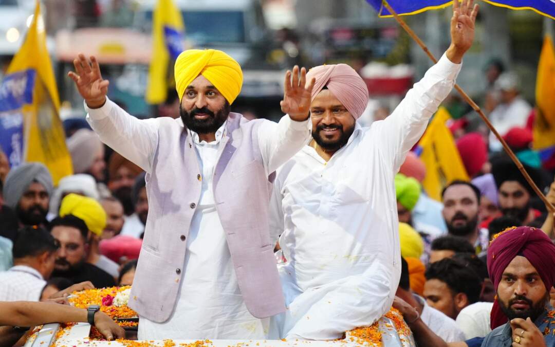 ਮੁੱਖ ਮੰਤਰੀ ਭਗਵੰਤ ਮਾਨ ਨੇ ਫ਼ਰੀਦਕੋਟ ਤੋਂ ‘ਆਪ’ ਉਮੀਦਵਾਰ ਕਰਮਜੀਤ ਅਨਮੋਲ ਲਈ ਜੈਤੋ ਅਤੇ ਮੋਗਾ ਵਿਖੇ ਕੀਤਾ ਚੋਣ ਪ੍ਰਚਾਰ, ਅਨਮੋਲ ਨੂੰ ਭਾਰੀ ਵੋਟਾਂ ਨਾਲ ਜਿਤਾਉਣ ਦੀ ਕੀਤੀ ਅਪੀਲ