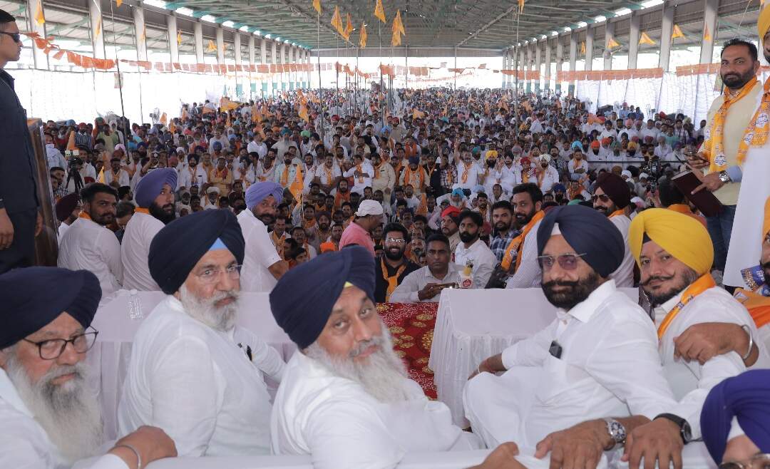 ਅਗਲੀ ਅਕਾਲੀ ਦਲ ਦੀ ਸਰਕਾਰ ਸਰਹੱਦੀ ਪੱਟੀ ਦੇ ਕਿਸਾਨਾਂ ਨੂੰ ਉਹਨਾਂ ਵੱਲੋਂ ਵਾਹੀ ਜਾ ਰਹੀ ਜ਼ਮੀਨ ਦੇ ਮਾਲਕਾਨਾ ਹੱਕ ਦੇਵੇਗੀ: ਸੁਖਬੀਰ ਸਿੰਘ ਬਾਦਲ