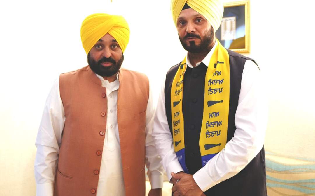 ‘ਆਪ’ ਨੇ ਬਠਿੰਡਾ ‘ਚ ਸ਼੍ਰੋਮਣੀ ਅਕਾਲੀ ਦਲ ਅਤੇ ਫ਼ਿਰੋਜ਼ਪੁਰ ‘ਚ ‘ਭਾਜਪਾ ਨੂੰ ਦਿੱਤਾ ਵੱਡਾ ਝਟਕਾ