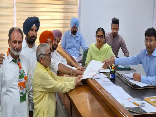 ਸ.ਸੁਖਪਾਲ ਸਿੰਘ ਖਹਿਰਾ ਅਤੇ ਡਾ. ਧਰਮਵੀਰ ਗਾਂਧੀ ਪਟਿਆਲਾ ਤੇ ਸੰਗਰੂਰ ਲਈ ਨਾਮਜ਼ਦਗੀ ਪੱਤਰ ਦਾਖਲ