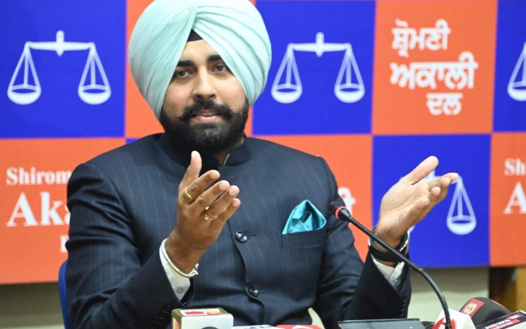 ਅਕਾਲੀ ਦਲ ਦੀ ਚੰਡੀਗੜ੍ਹ ਇਕਾਈ ਪਾਰਟੀ ਨਾਲ ਡੱਟ ਕੇ ਖੜ੍ਹੀ ਹੈ: ਅਰਸ਼ਦੀਪ ਸਿੰਘ ਕਲੇਰ