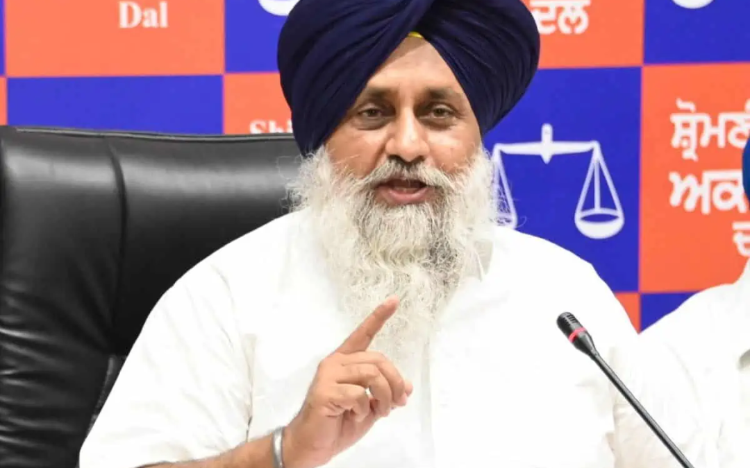 ਮੁੱਖ ਮੰਤਰੀ ਭਗਵੰਤ ਮਾਨ ਨੇ ਸ਼ਰਾਬ ਘੁਟਾਲੇ ਵਿਚ ਗ੍ਰਿਫਤਾਰੀ ਤੋਂ ਬਚਣ ਵਾਸਤੇ ਕੇਂਦਰ ਤੇ ਹਰਿਆਣਾ ਸਰਕਾਰ ਨੂੰ ਪੰਜਾਬ ਦੇ ਕਿਸਾਨਾਂ ਨੂੰ ਉਹਨਾਂ ਦੀ ਧਰਤੀ ’ਤੇ ਹੰਝੂ ਗੈਸ ਤੇ ਰਬੜ ਦੀਆਂ ਗੋਲੀਆਂ ਨਾਲ ਮਾਰਨ ਦੀ ਆਗਿਆ ਦਿੱਤੀ: ਸੁਖਬੀਰ ਸਿੰਘ ਬਾਦਲ