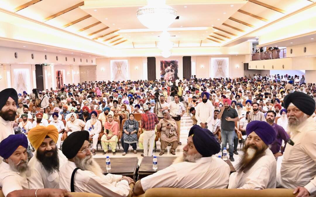 ਪ੍ਰਧਾਨ ਮੰਤਰੀ ਦੱਸਣ ਕਿ ਉਹਨਾਂ ਦੀ ਪਾਰਟੀ ਵੋਟਰਾਂ ਨੂੰ ਭਾਜਪਾ ਲਈ ਵੋਟਾਂ ਪਾਉਣ ਲਈ ਡਰਾਉਣ ਦੀ ਥਾਂ ਦੇਸ਼ ਨੂੰ ਅੱਗੇ ਕਿਵੇਂ ਲਿਜਾਏਗੀ: ਸੁਖਬੀਰ ਸਿੰਘ ਬਾਦਲ