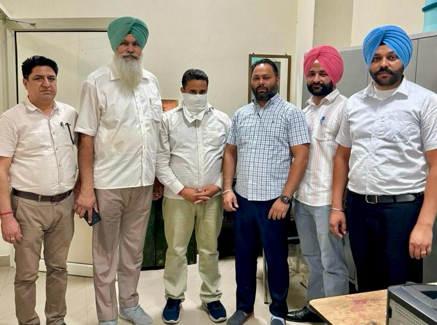 10,000 ਰੁਪਏ ਰਿਸ਼ਵਤ ਲੈਂਦਾ ਆਰਕੀਟੈਕਟ ਵਿਜੀਲੈਂਸ ਬਿਊਰੋ  ਵੱਲੋਂ ਕਾਬੂ