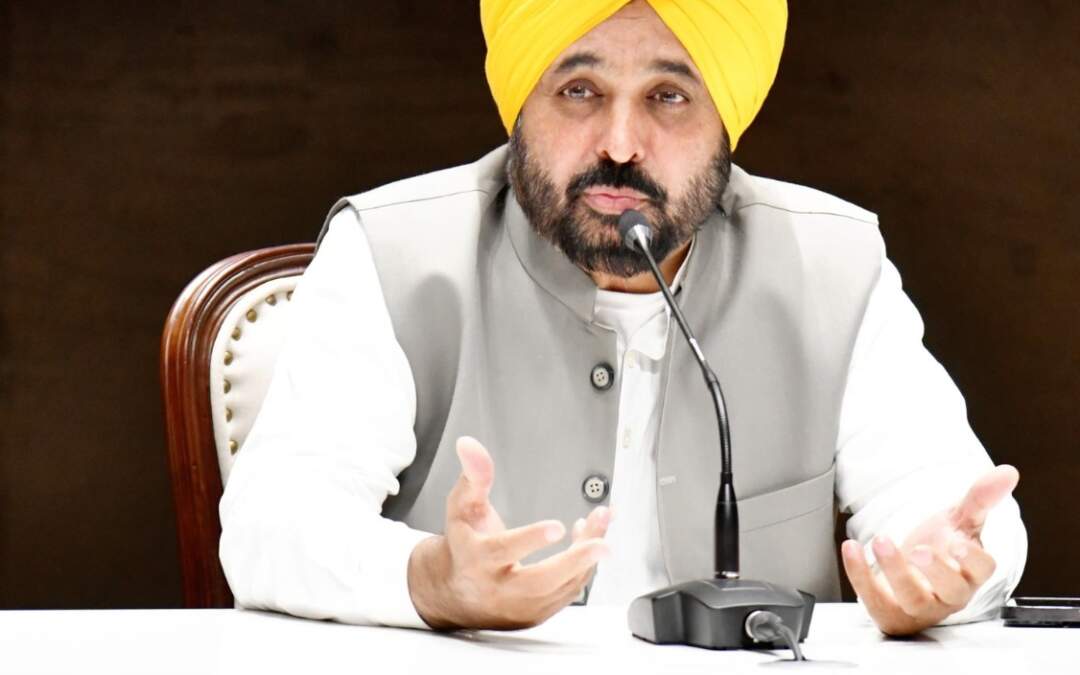 ਮੁੱਖ ਮੰਤਰੀ ਭਗਵੰਤ ਮਾਨ ਨੇ ਅੰਮ੍ਰਿਤਸਰ ਅਤੇ ਫ਼ਤਿਹਗੜ੍ਹ ਸਾਹਿਬ ਲੋਕ ਸਭਾ ਹਲਕਿਆਂ ਦੇ ਆਪ ਆਗੂਆਂ ਨਾਲ ਕੀਤੀ ਮੀਟਿੰਗ