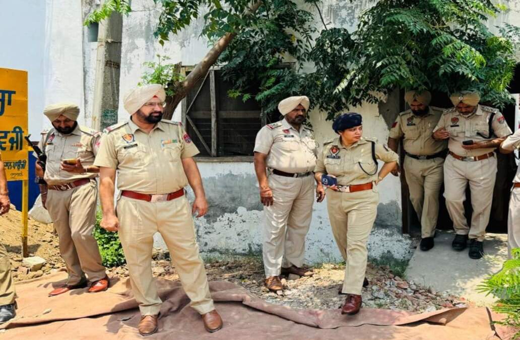 ਕੇਸ ਦਾ ਦੂਜਾ ਦਿਨ: ਪੰਜਾਬ ਪੁਲਿਸ ਵੱਲੋਂ ਰਾਜ ਭਰ ਦੇ ਰੇਲਵੇ ਸਟੇਸ਼ਨਾਂ, ਬੱਸ ਸਟੈਂਡਾਂ ‘ਤੇ ਸਰਚ ਆਪਰੇਸ਼ਨ ਚਲਾਇਆ ਗਿਆ