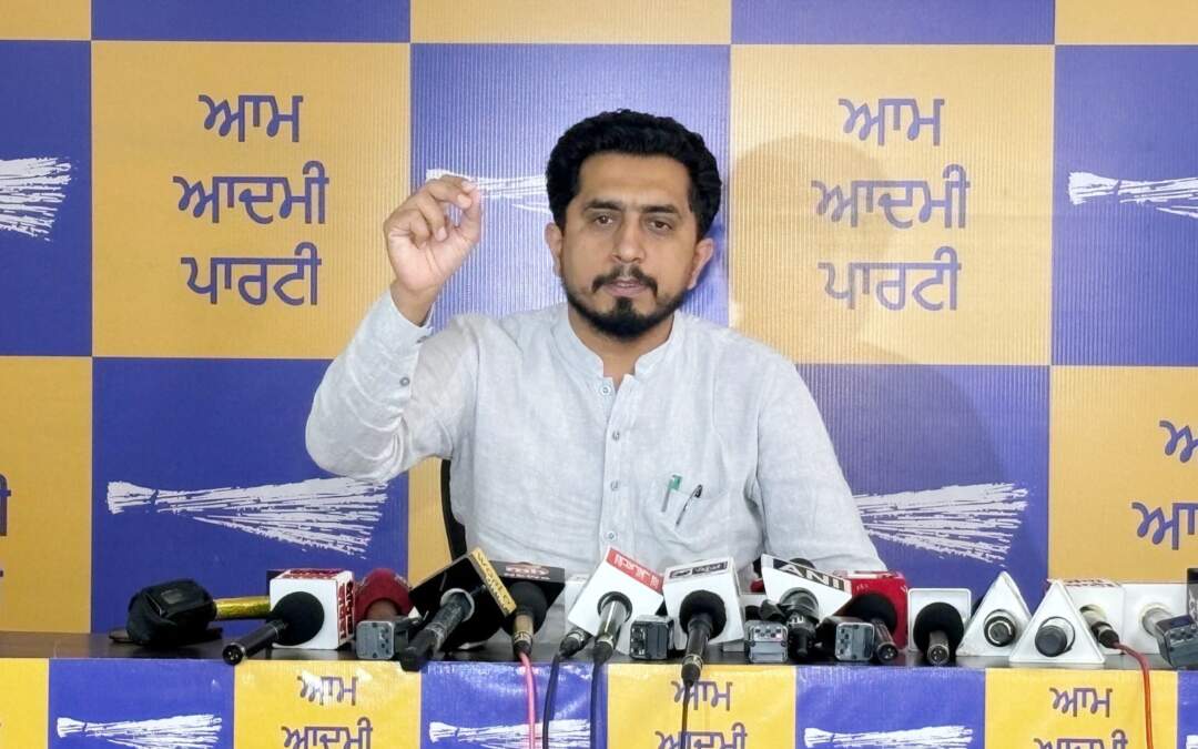 ਭਾਜਪਾ ਪੰਜਾਬ ਵਿੱਚ ਮੰਡੀ ਸਿਸਟਮ ਨੂੰ ਖ਼ਤਮ ਕਰਨ ਦੀ ਸਾਜ਼ਿਸ਼ ਰਚ ਰਹੀ ਹੈ, ਇਸ ਲਈ ਉਹ ਪੰਜਾਬ ਦੇ ਆਰਡੀਐਫ ਦੇ ਬਕਾਇਆ 7,000 ਕਰੋੜ ਰੁਪਏ ਜਾਰੀ ਨਹੀਂ ਕਰ ਰਹੀ: ਆਪ