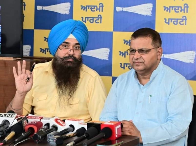 ਆਪ ਸਾਂਸਦ ਮਲਵਿੰਦਰ ਕੰਗ ਨੇ ਸ਼ੇਰ ਸਿੰਘ ਘੁਬਾਇਆ ਦੇ ਬਿਆਨ ਦੀ ਕੀਤੀ ਨਿੰਦਾ, ਕਿਹਾ- ਜਨਤਾ ਨੂੰ ਧਮਕਾਉਣਾ ਗੈਰ-ਜਮਹੂਰੀ