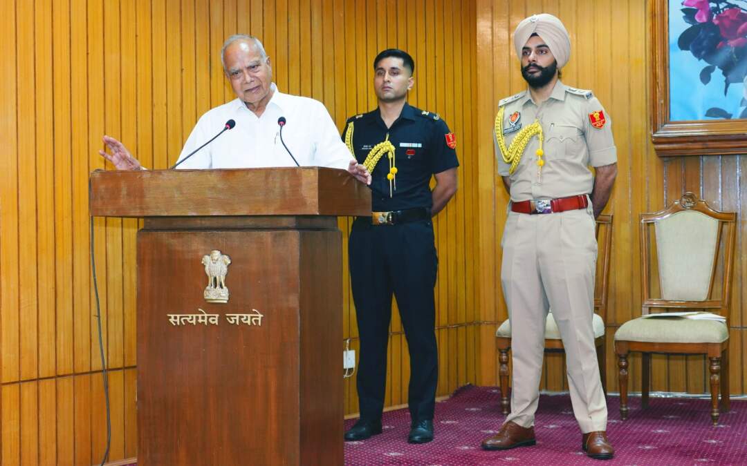 ਪੰਜਾਬ ਨੂੰ ਖੁਸ਼ਹਾਲ ਅਤੇ ਭਾਰਤ ਨੂੰ ਵਿਸ਼ਵ ਗੁਰੂ ਬਣਾਉਣ ਲਈ ਸਖ਼ਤ ਮਿਹਨਤ ਕਰੋ: ਪੰਜਾਬ ਦੇ ਰਾਜਪਾਲ ਅਤੇ ਯੂ.ਟੀ, ਚੰਡੀਗੜ੍ਹ ਦੇ ਪ੍ਰਸ਼ਾਸਕ ਬਨਵਾਰੀ ਲਾਲ ਪੁਰੋਹਿਤ