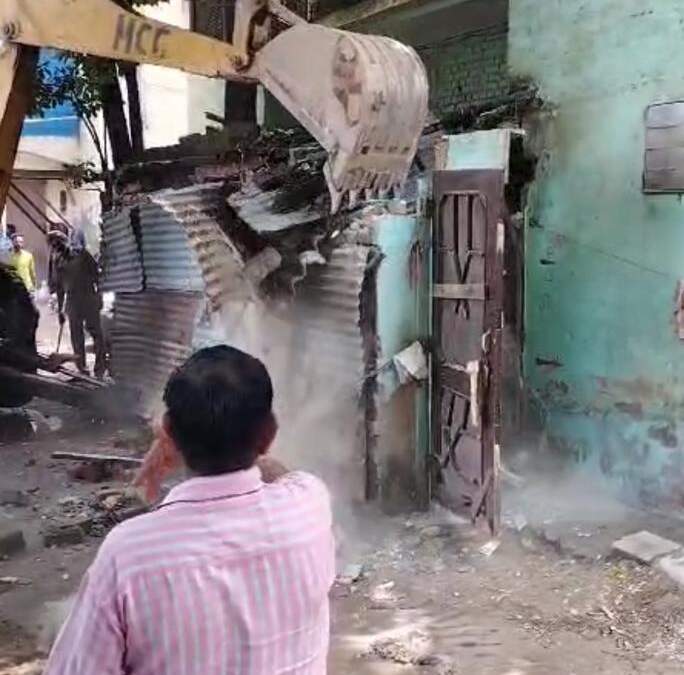 ਚੰਡੀਗੜ੍ਹ ਨਗਰ ਨਿਗਮ ਨੇ ਬਾਪੂ ਧਾਮ ਕਲੋਨੀ ਵਿੱਚ 15 ਨਾਜਾਇਜ਼ ਉਸਾਰੀਆਂ ਢਾਹ ਦਿੱਤੀਆਂ