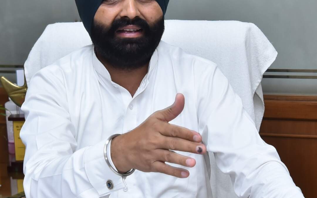 ਟਰਾਂਸਪੋਰਟ ਮੰਤਰੀ ਵੱਲੋਂ ਅਧਿਕਾਰੀਆਂ ਨੂੰ ਠੇਕਾ ਆਧਾਰਤ ਡਰਾਈਵਰਾਂ/ਕੰਡਕਟਰਾਂ ਦੇ ਮਸਲਿਆਂ ਦੇ ਪੁਖ਼ਤਾ ਹੱਲ ਲਈ ਤਜਵੀਜ਼ ਪੇਸ਼ ਕਰਨ ਦੀਆਂ ਹਦਾਇਤਾਂ