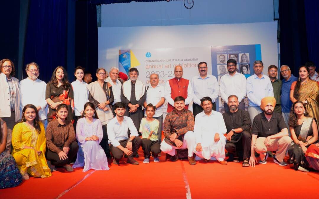 ਚੰਡੀਗੜ੍ਹ ਲਲਿਤ ਕਲਾ ਅਕਾਦਮੀ ਨੇ ਸਾਲਾਨਾ ਕਲਾ ਪ੍ਰਦਰਸ਼ਨੀ 2023-24 ਲਈ ਪੁਰਸਕਾਰ ਜੇਤੂਆਂ ਦੀ ਘੋਸ਼ਣਾ ਕੀਤੀ।