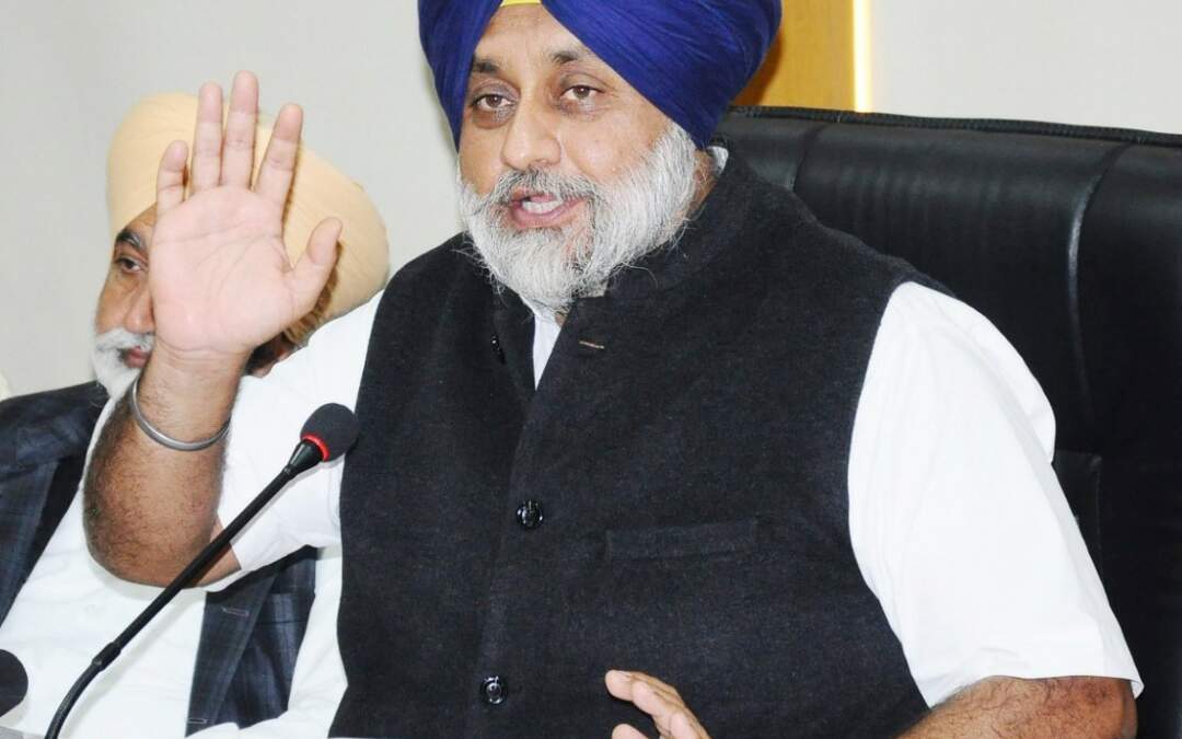 ਕਿਸਾਨਾਂ ਨੂੰ ਉਹਨਾਂ ਦੀ ਮੰਗ ਅਨੂਸਾਰ ਜ਼ਮੀਨ ਐਕਵਾਇਰ ਕਰਨ ਦਾ ਮੁਆਵਜ਼ਾ ਦੇ ਕੇ ਕੌਮੀ ਸ਼ਾਹਮਾਰਗਾਂ ਦੀ ਉਸਾਰੀ ਦੇ ਮਸਲੇ ਹੱਲ ਕਰਵਾਓ: ਸੁਖਬੀਰ ਸਿੰਘ ਬਾਦਲ ਨੇ ਮੁੱਖ ਮੰਤਰੀ ਨੂੰ ਆਖਿਆ