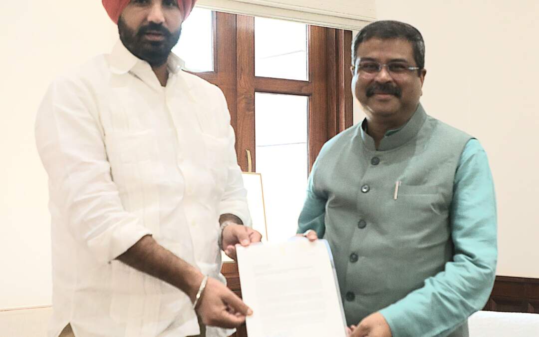 ਰਾਜਾ ਵੜਿੰਗ ਨੇ ਸਿੱਖਿਆ ਮੰਤਰੀ ਨਾਲ ਲੁਧਿਆਣਾ ਵਿੱਚ IIIT ਦੀ ਸਥਾਪਨਾ ਬਾਰੇ ਕੀਤੀ ਗੱਲਬਾਤ