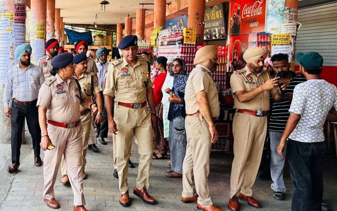 ਪੰਜਾਬ ਪੁਲਿਸ ਨੇ ਸੁਤੰਤਰਤਾ ਦਿਵਸ ਦੇ ਮੱਦੇਨਜ਼ਰ ਚਲਾਈ ਵਿਸ਼ੇਸ਼ ਘੇਰਬੰਦੀ ਤੇ ਤਲਾਸ਼ੀ ਮੁਹਿੰਮ ਦੌਰਾਨ ਸੂਬੇ ਭਰ ਦੇ ਬੱਸ ਅੱਡਿਆਂ ‘ਤੇ ਸ਼ੱਕੀ ਵਿਆਕਤੀਆਂ ਦੀ ਲਈ ਤਲਾਸ਼ੀ