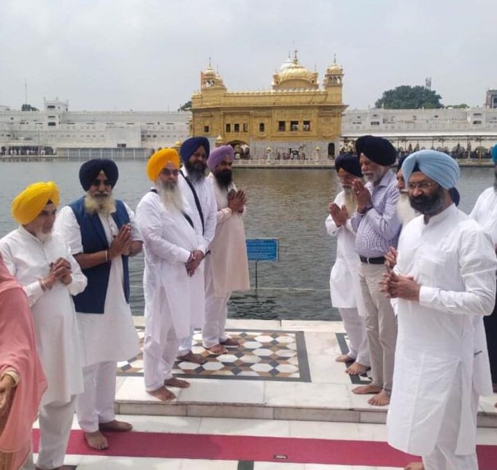 ਸ਼੍ਰੋਮਣੀ ਅਕਾਲੀ ਦਲ ਸੁਧਾਰ ਲਹਿਰ ਦੇ ਆਗੂ ਸ੍ਰੀ ਦਰਬਾਰ ਸਹਿਬ ਵਿਖੇ ਹੋਏ ਨਤਮਸਤਕ