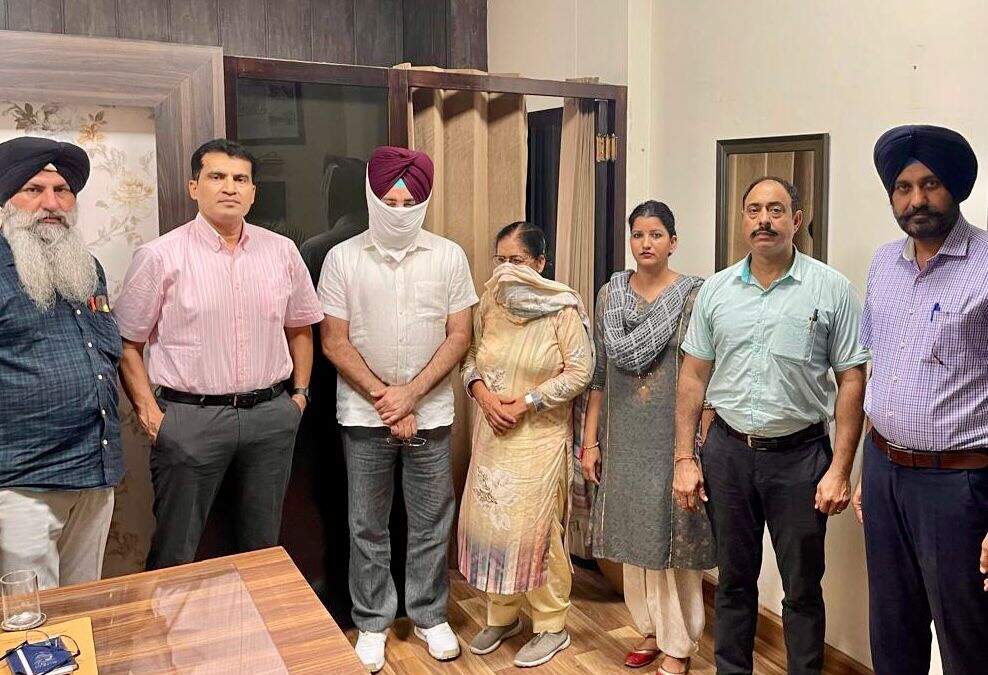 ਨਰਸਿੰਗ ਪ੍ਰੀਖਿਆਵਾਂ ਵਿੱਚ ਬੇਨਿਯਮੀਆਂ ਕਰਨ ਦੇ ਦੋਸ਼ ਹੇਠ ਪੀ.ਐਨ.ਆਰ.ਸੀ. ਦੀ ਸਾਬਕਾ ਰਜਿਸਟਰਾਰ ਚਰਨਜੀਤ ਕੌਰ ਚੀਮਾ ਤੇ ਡਾ. ਅਰਵਿੰਦਰਵੀਰ ਸਿੰਘ ਗਿੱਲ ਨੂੰ ਵਿਜੀਲੈਂਸ ਬਿਊਰੋ ਨੇ ਕੀਤਾ ਗ੍ਰਿਫਤਾਰ