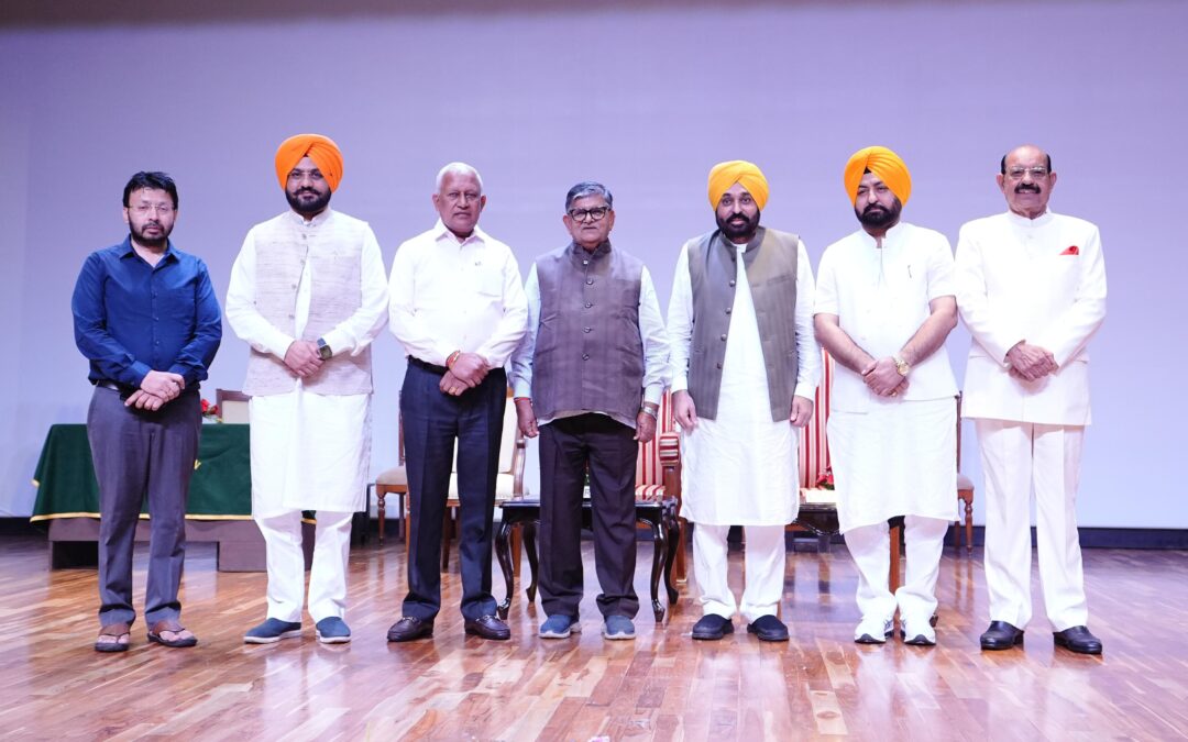 ਪੰਜਾਬ ਦੇ ਪੰਜ ਨਵੇਂ ਮੰਤਰੀਆਂ ਨੇ ਹਲਫ਼ ਲਿਆ