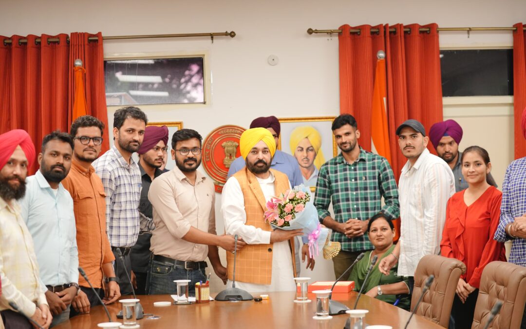 1158 ਅਸਿਸਟੈਂਟ ਪ੍ਰੋਫ਼ੈਸਰਾਂ ਅਤੇ ਲਾਇਬ੍ਰੇਰੀਅਨਾਂ ਦੇ ਵਫ਼ਦ ਵੱਲੋਂ ਉਨ੍ਹਾਂ ਦੇ ਹਿੱਤਾਂ ਦੀ ਰਾਖੀ ਲਈ ਮੁੱਖ ਮੰਤਰੀ ਦਾ ਧੰਨਵਾਦ