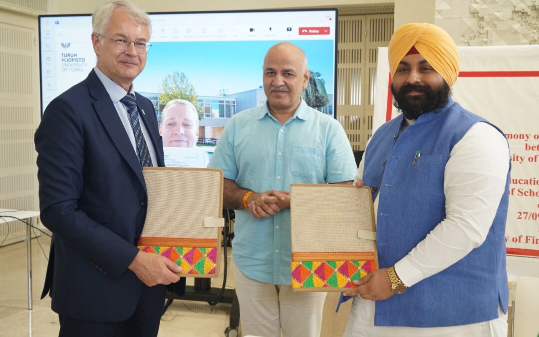 ਪ੍ਰਾਇਮਰੀ ਅਧਿਆਪਕਾਂ ਦੀ ਟ੍ਰੇਨਿੰਗ ਸਬੰਧੀ ਹਰਜੋਤ ਸਿੰਘ ਬੈਂਸ ਵੱਲੋਂ ਫਿਨਲੈਂਡ ਦੇ ਸਫੀਰ ਨਾਲ ਸਮਝੌਤਾ