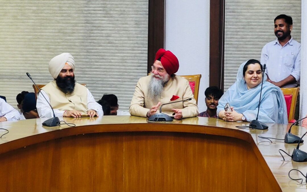 ਸਪੀਕਰ ਸੰਧਵਾਂ ਨੇ ਪੰਜਾਬ ਵਿਧਾਨ ਸਭਾ ਸੈਸ਼ਨ ਦੀ ਕਾਰਵਾਈ ਵੇਖਣ ਆਏ ਕੋਟਕਪੂਰਾ ਦੇ ਵਿਦਿਆਰਥੀਆਂ ਨਾਲ ਕੀਤੀ ਮੁਲਾਕਾਤ