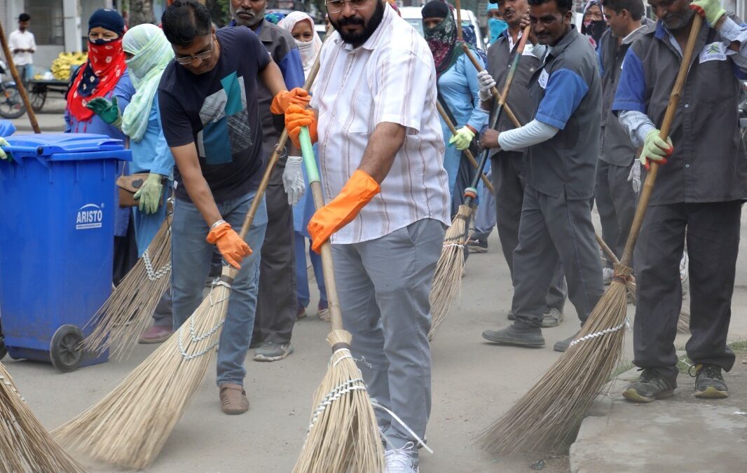 MC ਚੰਡੀਗੜ੍ਹ ਨੇ ਸ਼ਹਿਰ ਭਰ ਵਿੱਚ ਡੂੰਘੀ ਸਫਾਈ ਦੇ ਨਾਲ ਸਵੱਛਤਾ ਹੀ ਸੇਵਾ ਮੁਹਿੰਮ ਦੀ ਸ਼ੁਰੂਆਤ ਕੀਤੀ