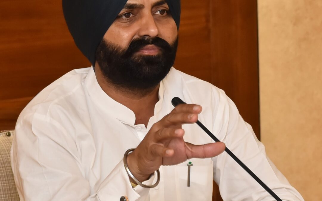 ਟਰਾਂਸਪੋਰਟ ਮੰਤਰੀ ਲਾਲਜੀਤ ਸਿੰਘ ਭੁੱਲਰ ਵੱਲੋਂ ਪਰਮਿਟਾਂ ਦੀ ਗ਼ੈਰ-ਕਾਨੂੰਨੀ ਕਲੱਬਿੰਗ ਵਿਰੁੱਧ ਸਖ਼ਤ ਕਾਰਵਾਈ