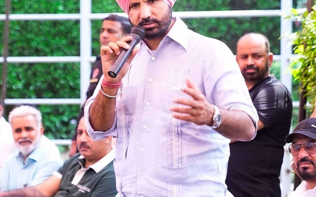 ‘ਆਪ’ ਆਪਣੀਆਂ ਸਿਆਸੀ ਖਾਹਿਸ਼ਾਂ ਪੂਰੀਆਂ ਕਰਨ ਲਈ ਪੰਜਾਬ ਨੂੰ ਡੂੰਘੇ ਕਰਜ਼ੇ ‘ਚ ਡੋਬ ਰਹੀ ਹੈ: ਰਾਜਾ ਵੜਿੰਗ