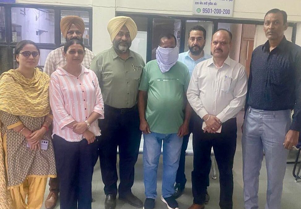 ਦੁਕਾਨਦਾਰ ਤੋਂ 5000 ਰੁਪਏ ਰਿਸ਼ਵਤ ਲੈਂਦਾ ਵੈੱਬ ਪੱਤਰਕਾਰ ਵਿਜੀਲੈਂਸ ਬਿਊਰੋ ਵੱਲੋਂ ਕਾਬੂ