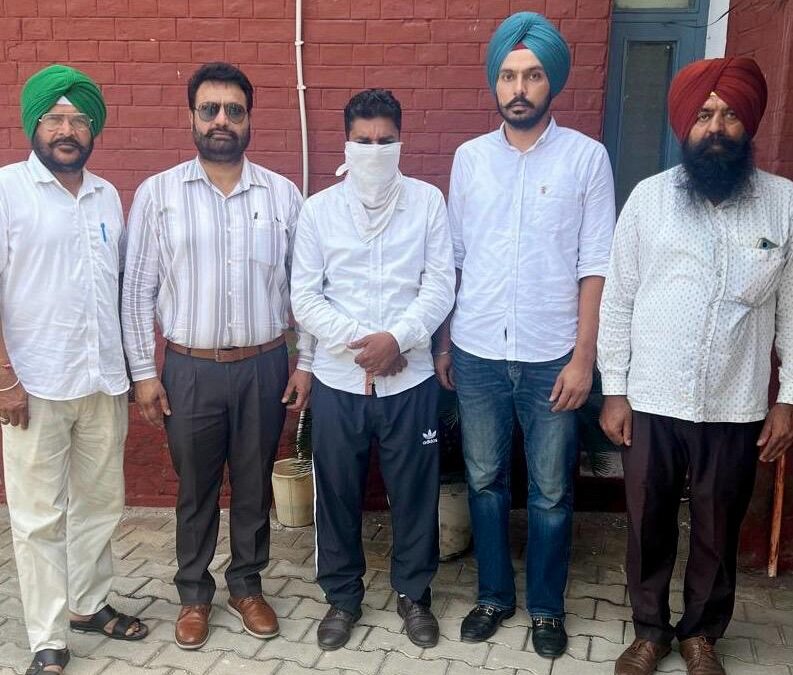 ਸਿੰਚਾਈ ਲਈ ਪਾਣੀ ਅਲਾਟ ਕਰਨ ਬਦਲੇ 20,000 ਰੁਪਏ ਰਿਸ਼ਵਤ ਲੈਂਦਾ ਨਹਿਰੀ ਪਟਵਾਰੀ ਵਿਜੀਲੈਂਸ ਬਿਊਰੋ ਵੱਲੋਂ ਰੰਗੇ ਹੱਥੀਂ ਕਾਬੂ*