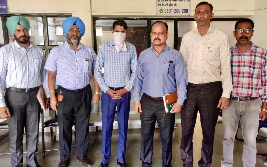 ਵਿਜੀਲੈਂਸ ਵੱਲੋਂ 49800 ਰੁਪਏ ਰਿਸ਼ਵਤ ਲੈਣ ਦੇ ਦੋਸ਼ ਹੇਠ ਹੌਲਦਾਰ  ਕਾਬੂ