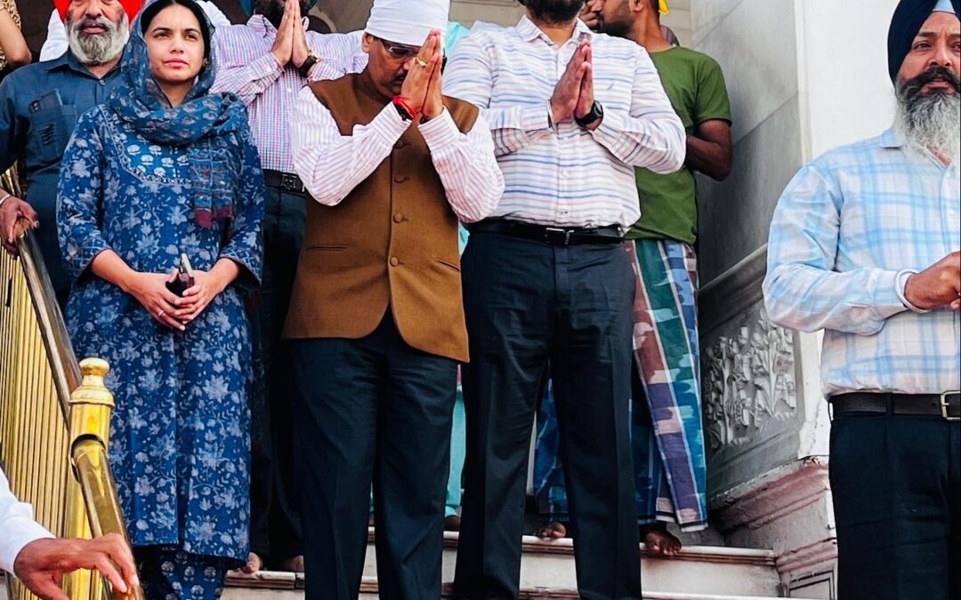 ਮੁੱਖ ਸਕੱਤਰ ਕੇ.ਏ.ਪੀ. ਸਿਨਹਾ ਦਰਬਾਰ ਸਾਹਿਬ ਤੇ ਦੁਰਗਿਆਣਾ ਮੰਦਿਰ ਵਿਖੇ ਹੋਏ ਨਤਮਸਤਕ