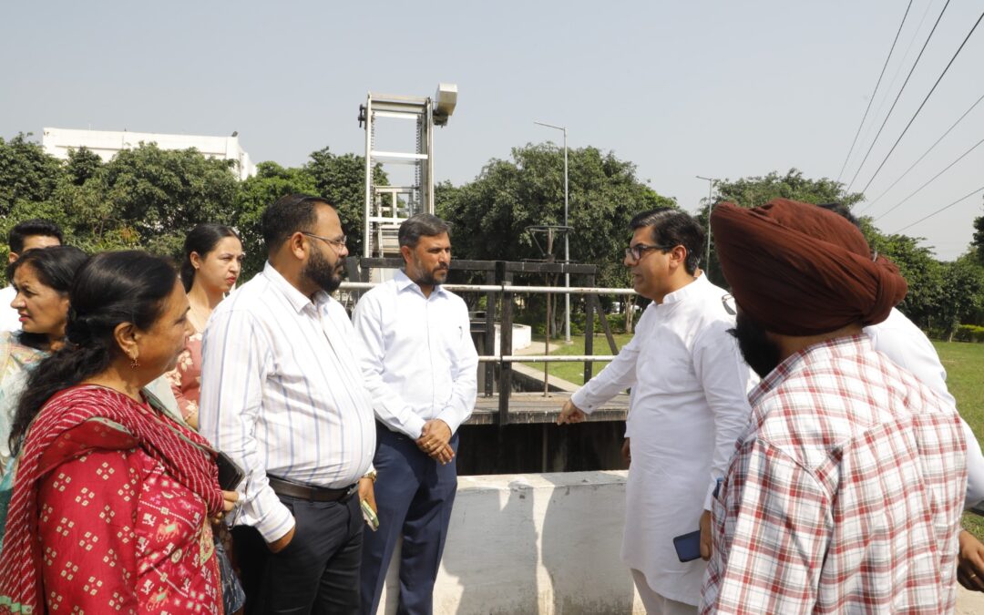 ਮੇਅਰ ਅਤੇ ਕੌਂਸਲਰਾਂ ਨੇ ਧਨਾਸ ਅਤੇ 3 ਬੀਆਰਡੀ ਵਿਖੇ ਸੁਧਾਰ ਲਈ ਪ੍ਰਸਤਾਵਿਤ ਮੌਜੂਦਾ ਯੂਨਿਟਾਂ ਦਾ ਮੁਲਾਂਕਣ ਕਰਨ ਲਈ ਐਸਟੀਪੀ ਦਾ ਦੌਰਾ ਕੀਤਾ