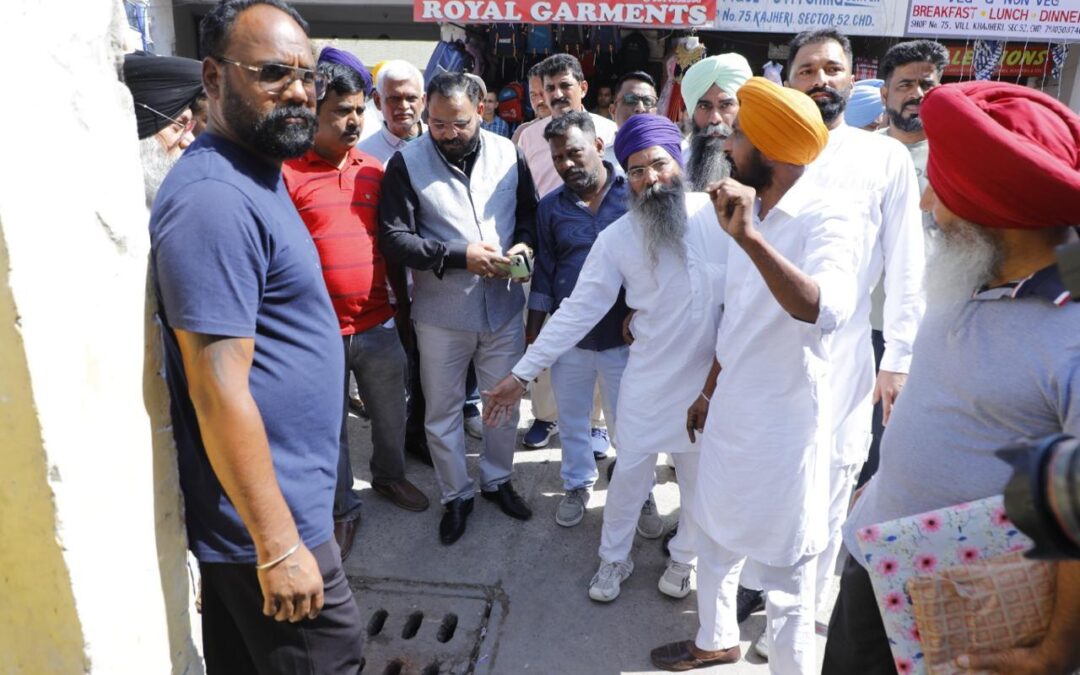 ਮੇਅਰ ਨੇ “ਮੇਅਰ ਆਪਕੇ ਦੁਆਰ” ਪ੍ਰੋਗਰਾਮ ਤਹਿਤ ਪਿੰਡ ਕਜਹੇੜੀ ਵਿਖੇ ਲੋਕਾਂ ਦੀਆਂ ਸ਼ਿਕਾਇਤਾਂ ਸੁਣੀਆਂ