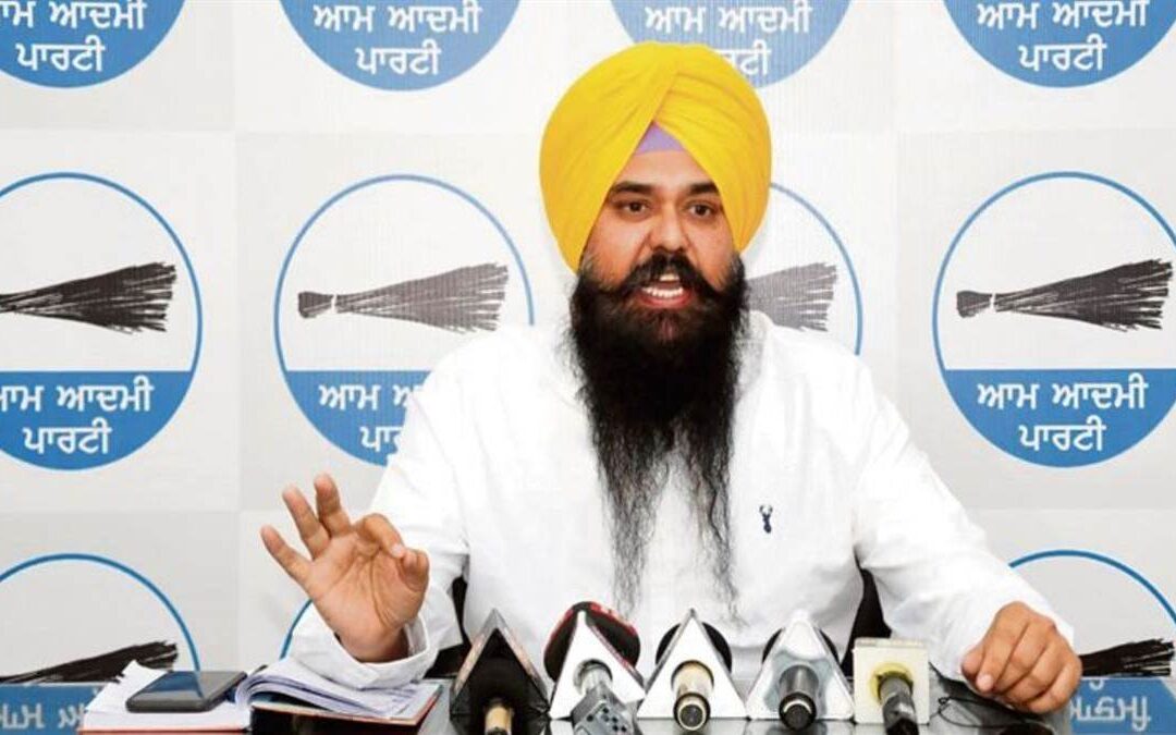 2018 ਦੀਆਂ ਪੰਚਾਇਤੀ ਚੋਣਾਂ ਦੇ ਮੁਕਾਬਲੇ ਨਾਮਜ਼ਦਗੀ ਵਿਚ ਵਾਧਾ ਆਮ ਆਦਮੀ ਪਾਰਟੀ ਦੀ ਜਮਹੂਰੀ ਵਚਨਬੱਧਤਾ ਨੂੰ ਦਰਸਾਉਂਦਾ ਹੈ: ਮਲਵਿੰਦਰ ਕੰਗ