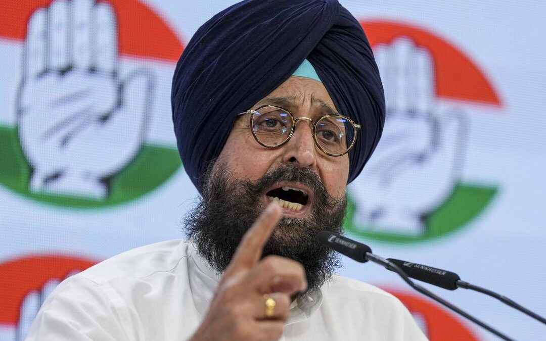 ਬਾਜਵਾ ਨੇ ਬੀਜੇਪੀ ਤੇ ‘ਆਪ’ ਨੂੰ “ਗਿਣਤੀਯੋਗ ਵਿਸ਼ਵਾਸਘਾਤ” ਲਈ ਉਡਾਇਆ; ਅਮਰਿੰਦਰ ਦੀ ਫੇਰੀ ਨੂੰ ‘ਸਿਆਸੀ ਥੀਏਟਰ’ ਦੱਸਿਆ