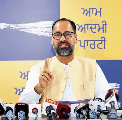 ਕੇਂਦਰ ਸਰਕਾਰ ਨੇ ਪੰਜਾਬ ਦੇ ਕਿਸਾਨਾਂ ਅਤੇ ਆੜ੍ਹਤੀਆਂ ਨੂੰ ਤੰਗ ਕਰਨ ਲਈ ਧੀਮੀ ਰਫਤਾਰ ਨਾਲ ਲਿਫਟਿੰਗ ਕੀਤੀ – ਆਪ