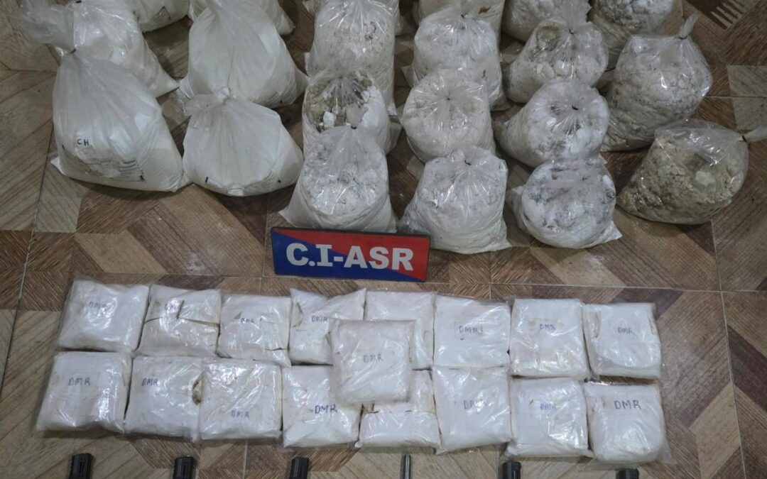 ਪੰਜਾਬ ਪੁਲਿਸ ਨੇ ਸੂਬੇ ਵਿੱਚ ਹੁਣ ਤੱਕ ਦੀ ਸਭ ਤੋਂ ਵੱਡੀ ਹੈਰੋਇਨ ਖੇਪ ਕੀਤੀ ਬਰਾਮਦ: 105 ਕਿਲੋ ਹੈਰੋਇਨ ਤੇ ਛੇ ਹਥਿਆਰਾਂ ਸਮੇਤ ਦੋ ਕਾਬੂ