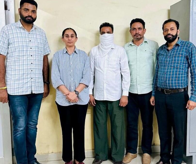 5000 ਰੁਪਏ ਰਿਸ਼ਵਤ ਲੈਂਦਾ ਮਾਲ ਪਟਵਾਰੀ ਅਮਰੀਕ ਸਿੰਘ ਵਿਜੀਲੈਂਸ ਬਿਊਰੋ ਵੱਲੋਂ ਗ੍ਰਿਫ਼ਤਾਰ