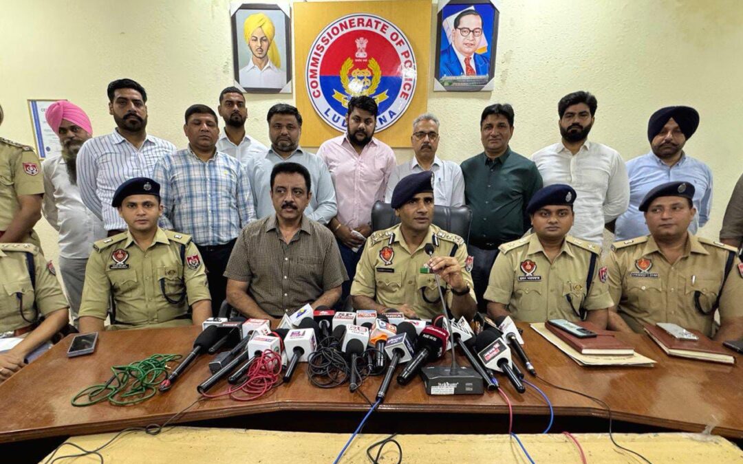 ਪੰਜਾਬ ਪੁਲਿਸ ਵੱਲੋਂ ਸ਼ਿਵ ਸੈਨਾ ਆਗੂਆਂ ‘ਤੇ ਪੈਟਰੋਲ ਬੰਬ ਹਮਲਿਆਂ ਵਿੱਚ ਸ਼ਾਮਲ ਚਾਰ ਵਿਅਕਤੀ ਗ੍ਰਿਫਤਾਰ, ਬੀਕੇਆਈ ਹਮਾਇਤ ਪ੍ਰਾਪਤ ਵਿਦੇਸ਼ੀ ਹੈਂਡਲਰ ਸਨ ਮਾਸਟਰਮਾਈਂਡ