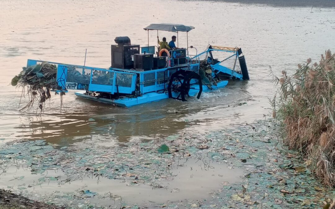 ਸੁਖਨਾ ਝੀਲ ਦੀ ਕਟਾਈ-  ਝੀਲ ਵਿੱਚੋਂ ਬੂਟੀ ਨੂੰ ਜਲਦੀ ਹਟਾਉਣ ਲਈ ਮਸ਼ੀਨੀ ਢੰਗ ਨਾਲ ਝੀਲ ਦੀ ਬੂਟੀ ਹਟਾਉਣ ਦੀ ਪ੍ਰਕਿਰਿਆ ਸ਼ੁਰੂ