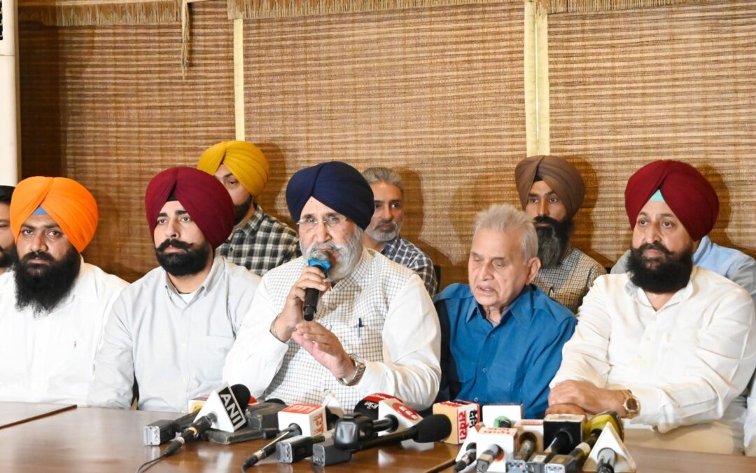 ਕੇਜਰੀਵਾਲ ਤੇ ਭਗਵੰਤ ਮਾਨ ਨੇ ਕਬੂਲਿਆ ਕਿ ਉਹ ਪੰਜਾਬ ਵਿਚੋਂ ਨਸ਼ੇ ਖ਼ਤਮ ਕਰਨ ਵਿਚ ਫੇਲ੍ਹ ਹੋਏ ਪਰ ਬੜੀ ਬੇਸ਼ਰਮੀ ਨਾਲ ਜ਼ਿੰਮੇਵਾਰੀ ਸਰਪੰਚਾਂ ਤੇ ਪੰਚਾਂ ’ਤੇ ਪਾਈ: ਅਕਾਲੀ ਦਲ