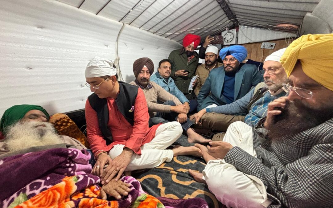 ‘ਆਪ’ ਮੰਤਰੀਆਂ ਅਤੇ ਵਿਧਾਇਕਾਂ ਨੇ ਜਗਜੀਤ ਸਿੰਘ ਡੱਲੇਵਾਲ ਨਾਲ ਕੀਤੀ ਮੁਲਾਕਾਤ, ਉਨ੍ਹਾਂ ਦੀ ਵਿਗੜਦੀ ਸਿਹਤ ‘ਤੇ ਜਤਾਈ ਚਿੰਤਾ