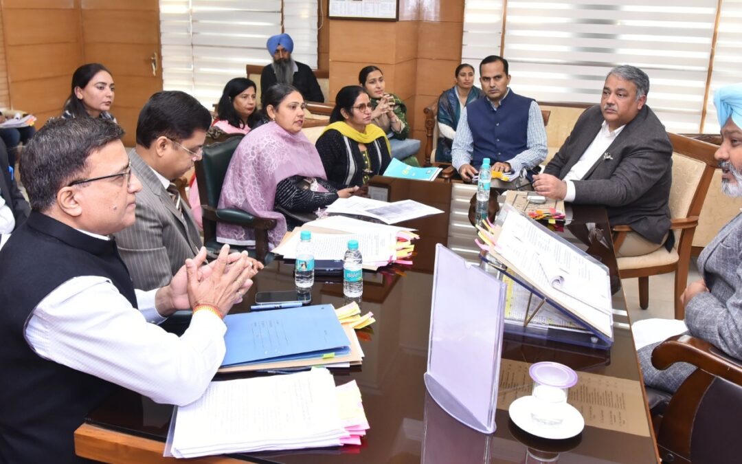 ਪੰਜਾਬ ਦੇ ਵਿੱਤ ਮੰਤਰੀ ਅਤੇ ਸਿੱਖਿਆ ਮੰਤਰੀ ਵੱਲੋਂ ਸਿੱਖਿਆ ਵਿਭਾਗ ਨਾਲ ਸਬੰਧਤ ਮੁਲਾਜ਼ਮ ਯੂਨੀਅਨਾਂ ਨਾਲ ਮੀਟਿੰਗ