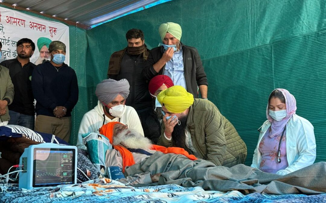 ਸੰਸਦ ਮੈਂਬਰ ਮਲਵਿੰਦਰ ਕੰਗ ਨੇ ਖਨੌਰੀ ਬਾਰਡਰ ‘ਤੇ ਕਿਸਾਨ ਆਗੂ ਜਗਜੀਤ ਸਿੰਘ ਡੱਲੇਵਾਲ ਨਾਲ ਕੀਤੀ ਮੁਲਾਕਾਤ