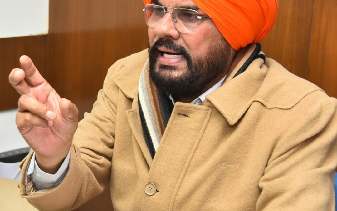 ਪੰਜਾਬ ਸਰਕਾਰ ਨੇ ਪ੍ਰਵਾਸੀ ਪੰਜਾਬੀਆਂ ਦੀਆਂ ਸ਼ਿਕਾਇਤਾਂ ਦੇ ਨਿਪਟਾਰੇ ਲਈ ਦੇਸ਼ ਭਰ ‘ਚ ਆਪਣੀ ਕਿਸਮ ਦੀ ਪਹਿਲੀ ਤੇ ਵਿਲੱਖਣ ਪਹਿਲਕਦਮੀ ਸ਼ੁਰੂ ਕੀਤੀ: ਕੁਲਦੀਪ ਸਿੰਘ ਧਾਲੀਵਾਲ