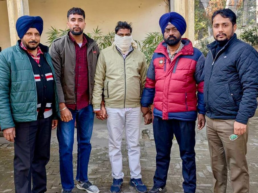 ਸਫ਼ਾਈ ਸੇਵਕ ਤੋਂ ਮਹੀਨਾਵਾਰ ਰਿਸ਼ਵਤ ਲੈਣ ਦੇ ਦੋਸ਼ ਹੇਠ ਨਗਰ ਨਿਗਮ ਦਾ ਲੰਬੜਦਾਰ ਵਿਜੀਲੈਂਸ ਬਿਊਰੋ ਵੱਲੋਂ ਕਾਬੂ